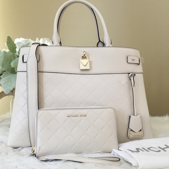 Michael Kors Handbags - Last one❗️Michael kors gramercy Satchel & wallet